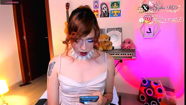 Snapshot of AdelineEsposito chatting on March 2026 11:32:01 PM AdelineEsposito online show from March 2026 11:32:01 PM