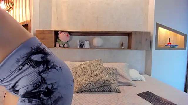 Snapshot of sophie_duval chatting on February 2026 10:05:02 PM sophie duval online show from February 2026 10:05:02 PM