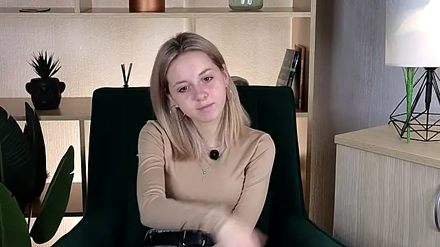 AudreyBilbrew online show from October 2025 01:18:02 PM