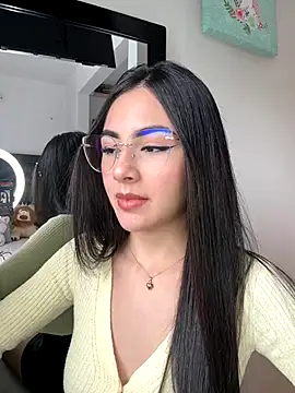 Snapshot of IslaCole chatting on November 2025 08:54:01 PM IslaCole online show from November 2025 08:54:01 PM