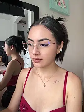 Snapshot of IslaCole chatting on November 2025 06:41:02 PM IslaCole online show from November 2025 06:41:02 PM