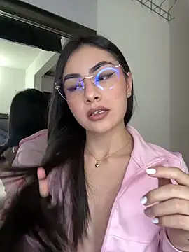 Snapshot of IslaCole chatting on February 2026 11:09:01 PM IslaCole online show from February 2026 11:09:01 PM