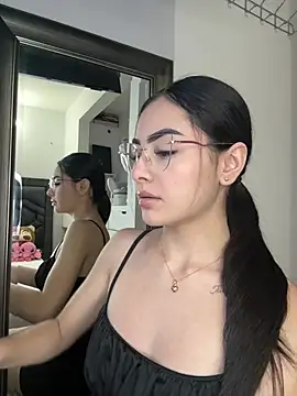 Snapshot of IslaCole chatting on February 2026 11:09:02 PM IslaCole online show from February 2026 11:09:02 PM