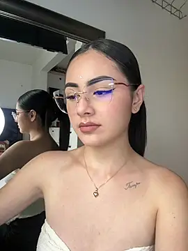 Snapshot of IslaCole chatting on February 2026 09:54:02 PM IslaCole online show from February 2026 09:54:02 PM