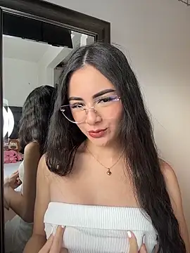 Snapshot of IslaCole chatting on February 2026 09:22:02 PM IslaCole online show from February 2026 09:22:02 PM