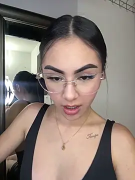 Snapshot of IslaCole chatting on March 2026 11:10:01 PM IslaCole online show from March 2026 11:10:01 PM