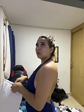 Snapshot of sofia_montclair chatting on April 2026 07:37:02 PM sofia montclair online show from April 2026 07:37:02 PM