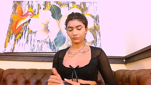 Snapshot of Emma_Kiut_ chatting on November 2025 06:07:01 PM Emma Kiut online show from November 2025 06:07:01 PM