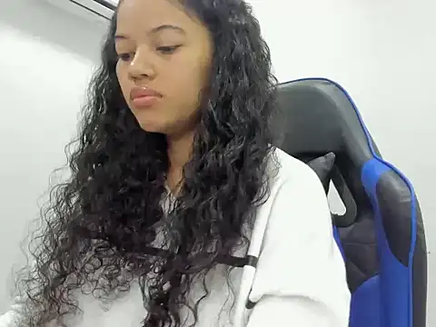 agata18  online show from January 2026 12:32:02 PM