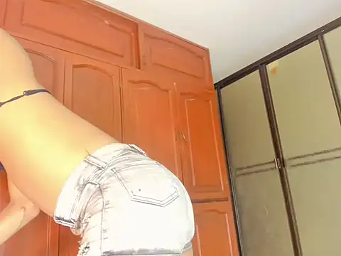 Snapshot of shopy_horny chatting on December 2025 08:41:02 AM shopy horny online show from December 2025 08:41:02 AM