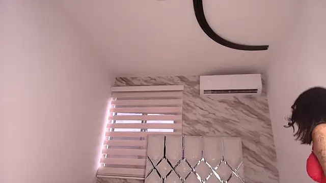 ellisrossi online show from November 2025 07:04:02 PM