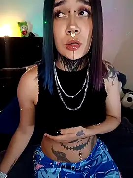 Snapshot of SharonSalazar chatting on April 2026 12:27:01 AM SharonSalazar online show from April 2026 12:27:01 AM