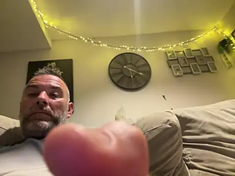 plymouthlad82 online show from May 2026 11:20:01 PM