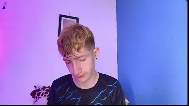 Snapshot of Erick_Taylor3 chatting on April 2026 07:43:01 PM Erick Taylor3 online show from April 2026 07:43:01 PM