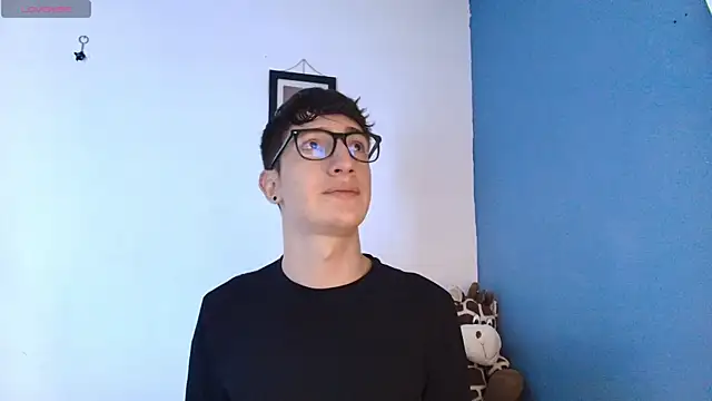Snapshot of Erick_Taylor3 chatting on July 2026 08:27:01 PM Erick Taylor3 online show from July 2026 08:27:01 PM