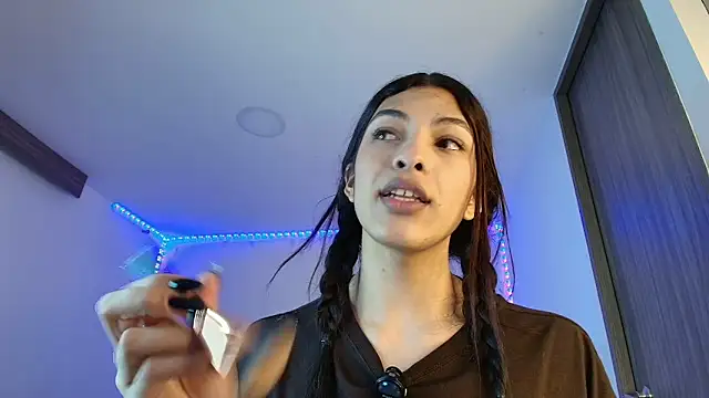 Snapshot of Arimoonn chatting on March 2026 11:20:02 PM Arimoonn online show from March 2026 11:20:02 PM