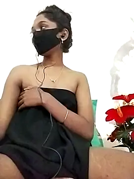 Snapshot of Tushi-10 chatting on December 2025 10:33:01 AM Tushi-10 online show from December 2025 10:33:01 AM