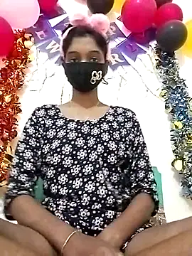 Snapshot of Tushi-10 chatting on January 2026 12:23:02 AM Tushi-10 online show from January 2026 12:23:02 AM