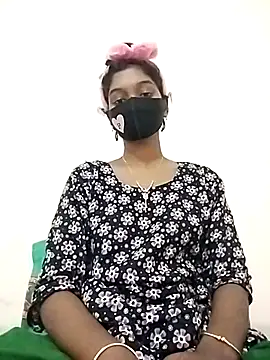 Snapshot of Tushi-10 chatting on January 2026 11:19:01 PM Tushi-10 online show from January 2026 11:19:01 PM