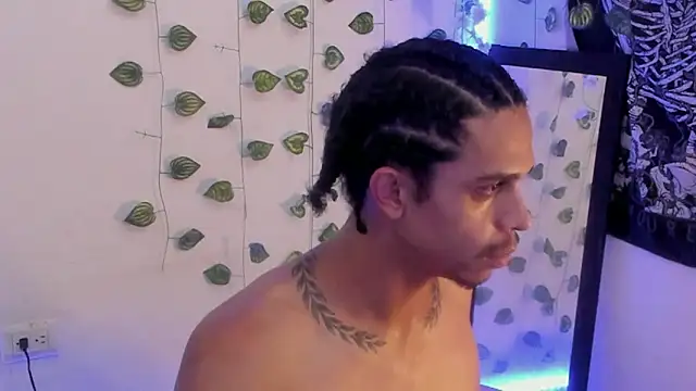 aaron play online show from November 2025 01:33:01 PM