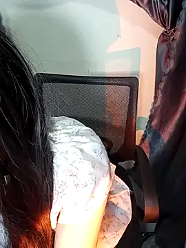 Snapshot of Cherry_Le02 chatting on March 2026 07:58:01 AM Cherry Le02 online show from March 2026 07:58:01 AM