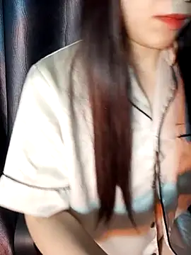 Snapshot of Cherry_Le02 chatting on March 2026 08:19:01 AM Cherry Le02 online show from March 2026 08:19:01 AM