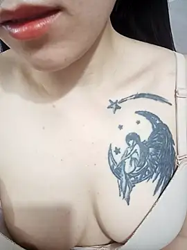 Snapshot of Cherry_Le02 chatting on April 2026 07:26:02 AM Cherry Le02 online show from April 2026 07:26:02 AM