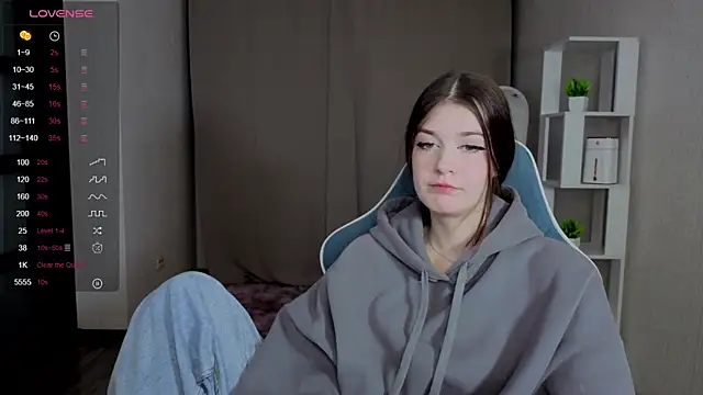 Snapshot of Ksarina chatting on November 2025 12:37:01 PM Ksarina online show from November 2025 12:37:01 PM