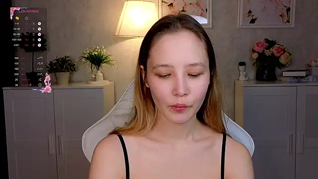 Snapshot of insaneinsomnia chatting on November 2025 09:20:02 AM insaneinsomnia online show from November 2025 09:20:02 AM