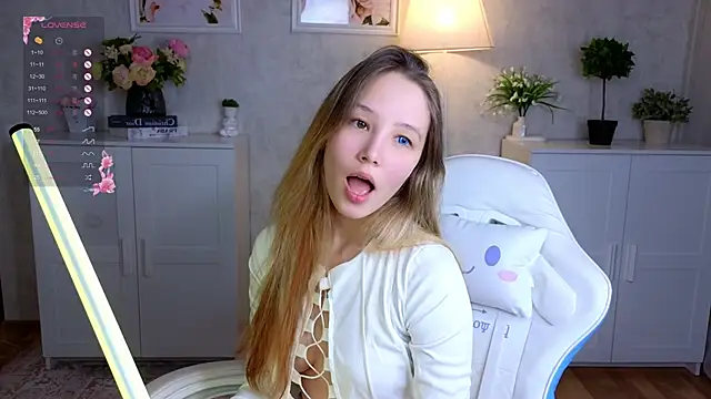 Snapshot of insaneinsomnia chatting on November 2025 09:24:01 AM insaneinsomnia online show from November 2025 09:24:01 AM