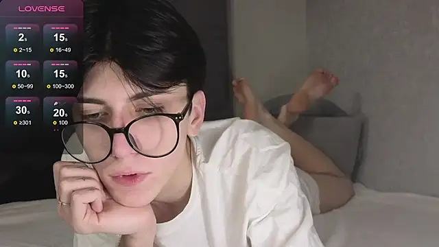 Oliver star boy  online show from December 2025 10:28:02 PM