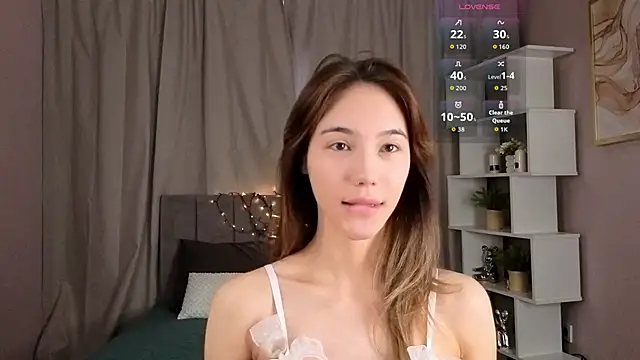 Snapshot of LilCatalia chatting on May 2026 04:28:01 AM LilCatalia online show from May 2026 04:28:01 AM