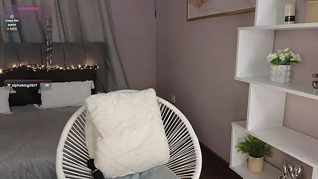 Snapshot of LilCatalia chatting on June 2026 10:21:02 AM LilCatalia online show from June 2026 10:21:02 AM