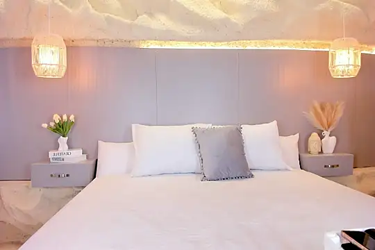 AmyColman  online show from April 2026 11:51:02 AM