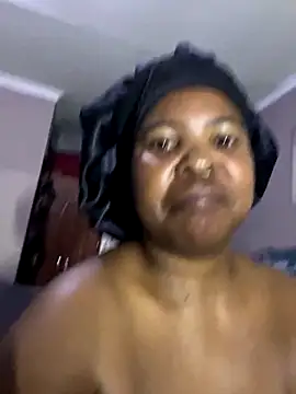 Snapshot of SweetCandy84 chatting on November 2025 08:31:01 PM SweetCandy84 online show from November 2025 08:31:01 PM