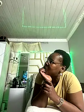 Snapshot of SweetCandy84 chatting on November 2025 03:57:02 PM SweetCandy84 online show from November 2025 03:57:02 PM