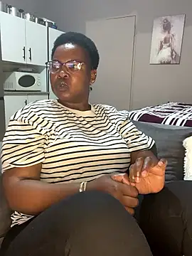 Snapshot of SweetCandy84 chatting on January 2026 11:25:01 AM SweetCandy84 online show from January 2026 11:25:01 AM