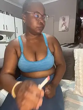 Snapshot of SweetCandy84 chatting on February 2026 07:35:02 AM SweetCandy84 online show from February 2026 07:35:02 AM