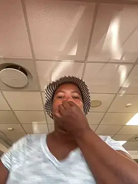 Snapshot of SweetCandy84 chatting on February 2026 09:05:02 AM SweetCandy84 online show from February 2026 09:05:02 AM