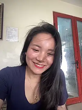 Bee Yellow00 online show from April 2026 03:17:02 AM