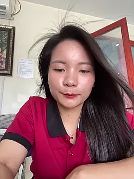 Bee Yellow00 online show from June 2026 02:25:01 AM
