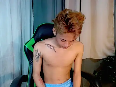 AsianCuteGuy21 online show from February 2026 02:00:02 PM