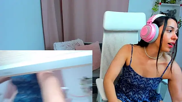 VenusIsLove  online show from June 2026 11:35:02 PM