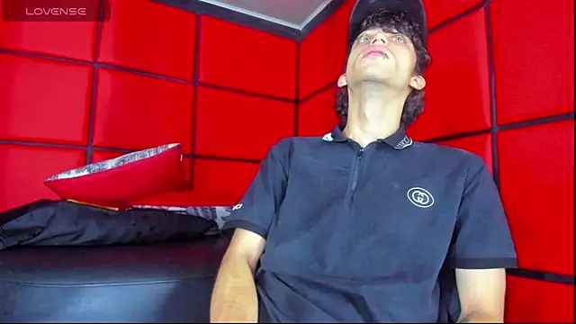 Snapshot of Khalid16_ chatting on October 2025 02:19:01 PM Khalid16  online show from October 2025 02:19:01 PM