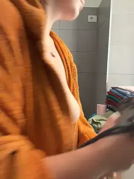 Kimmeow online show from May 2026 04:14:02 PM
