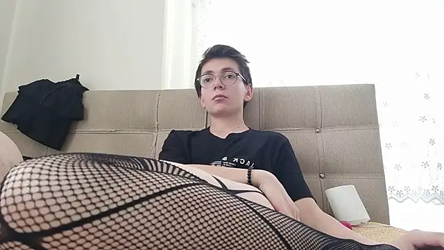 Snapshot of minikkdunyam chatting on November 2025 12:28:02 PM minikkdunyam online show from November 2025 12:28:02 PM