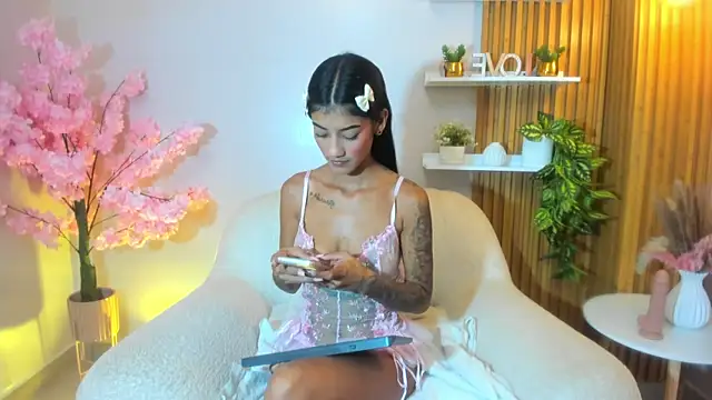 milkybaby  online show from December 2025 05:22:02 PM