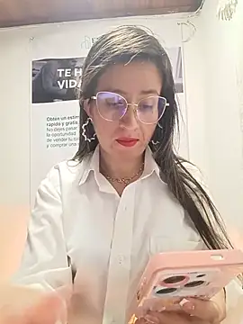 Valentina--1 online show from May 2026 10:23:01 AM