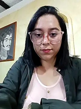 Caroline-17 online show from October 2025 02:43:02 PM