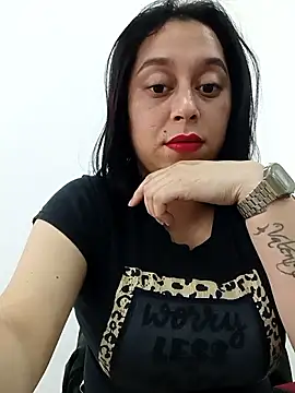 Caroline-17 online show from November 2025 05:57:02 PM